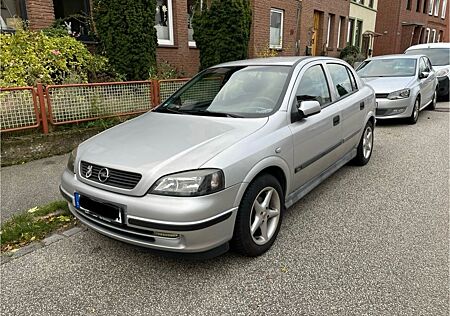 Opel Astra 1.6 -