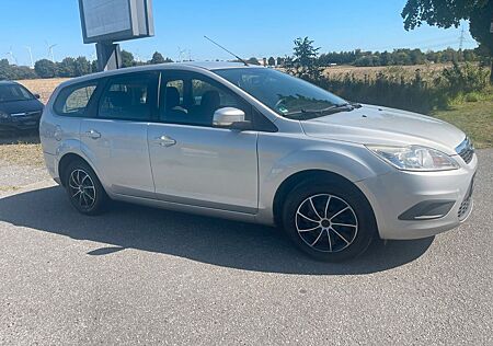 Ford Focus Turnier Style/TÜV NEU/PDC/AHK/