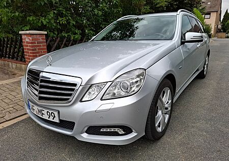 Mercedes-Benz E 250 CGI T Kombi in einem sehr guten Zustand !