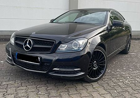 Mercedes-Benz 220 C220 CDI Coupe Avantgarde/Blueeffenciecy