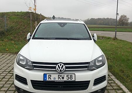 VW Touareg Volkswagen 3.0 V6 TDI Tiptr Exclusive BMot Tech...