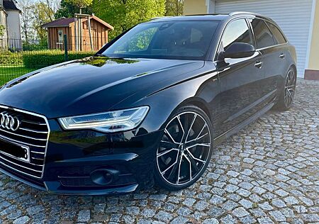 Audi A6 Quattro, Luftfederung, neuer Motor, Matrix