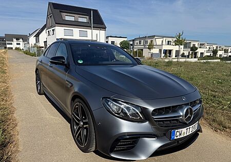 Mercedes-Benz E 63 AMG E 63 S AMG | Selenitgrau Magno | Top-Ausstattung