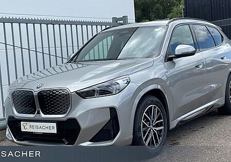 BMW iX1 xDrive30 Sportpaket Laden AC Ladekabel
