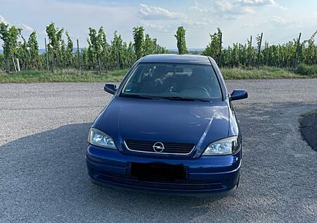 Opel Astra 1.2 -