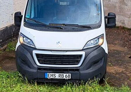 Peugeot Boxer BLUE HDI