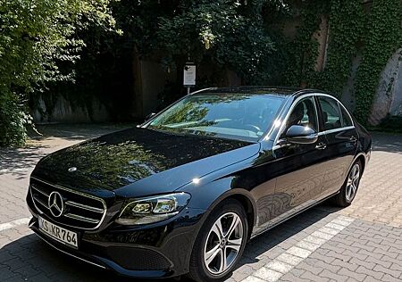 Mercedes-Benz E 200 Autom. -