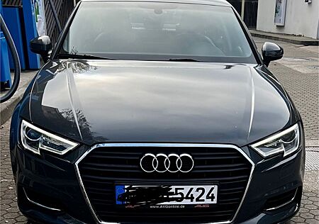 Audi A3 1.6 TDI S tronic -