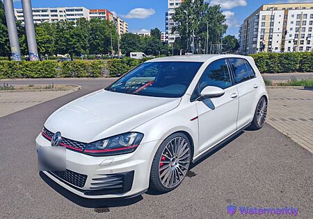VW Golf Volkswagen 2.0 TSI DSG Performance