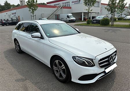 Mercedes-Benz E 220 d Avantgarde LED R-Kamera Navi Tempo SHZ