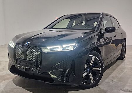 BMW iX xDrive50 Sportpaket/21"/Driving Assistant/H&K