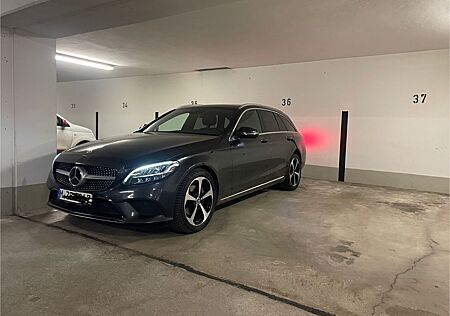 Mercedes-Benz C 220 d T Avantgard/Pano/Dist.+/Comand/Navi/LED