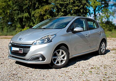 Peugeot 208 1.2 Active PureTech TÜV NEU + Sitzheizung