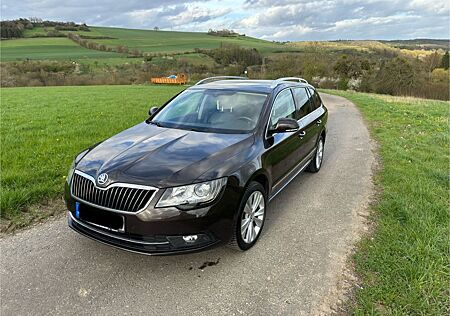 Skoda Superb 2.0 TDI DSG Elegance Combi Elegance