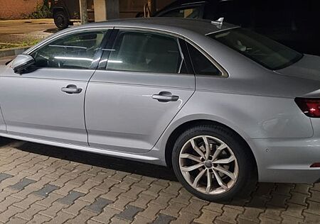 Audi A4 3.0 TDI DSG tip tronic / Vollausgestattet