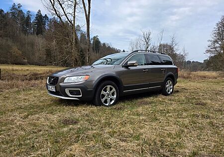 Volvo XC 70 XC70 D5 AWD 210 PS - nahezu Vollausstattung