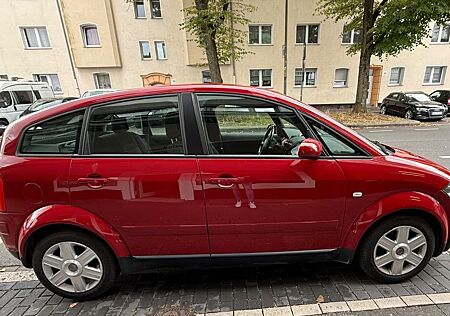 Audi A2 Liebhaberfahrzeug in rot