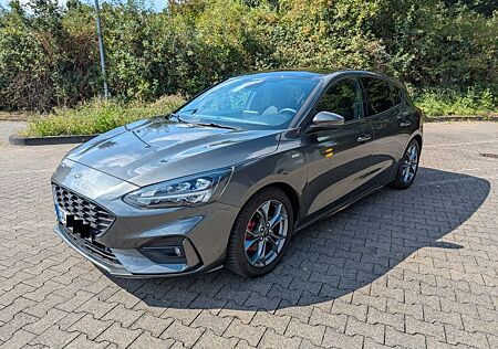 Ford Focus 1,0 EcoBoost ST-Line Auto Pano Kam LED SHZ