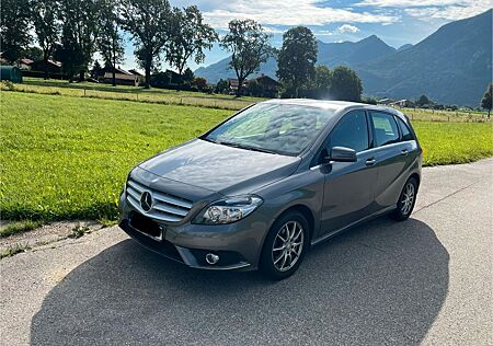 Mercedes-Benz B 180 BlueEFFICIENCY -