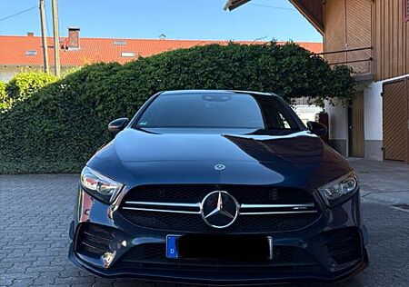 Mercedes-Benz A 35 AMG Mercedes-AMG A 35 mit Panorama-Schiebedach