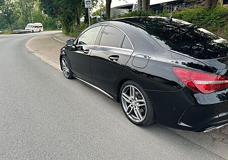 Mercedes-Benz CLA 200 AMG Line AMG Line