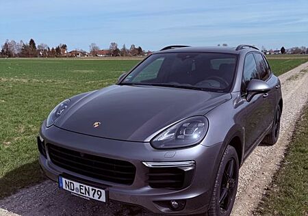 Porsche Cayenne S E-Hybrid S nur 69600 Km, TÜV neu