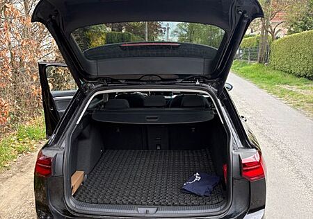 VW Golf Volkswagen 2.0 TDI SCR MOVE Variant MOVE