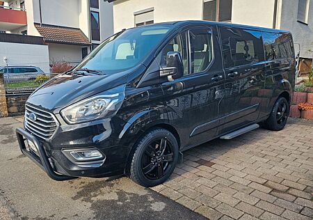 Ford Tourneo Custom L2H2 9 Sitzer.