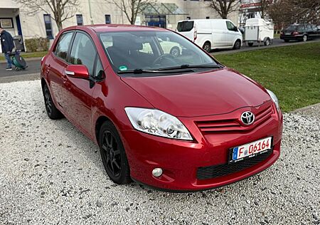 Toyota Auris 1.4D AUTOMATIK 1 HAND
