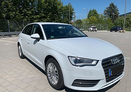Audi A3 1.4 TFSI cod ultra Ambiente Sportback Amb...