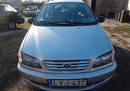 Toyota Picnic 2.2 TD 7Sitzer