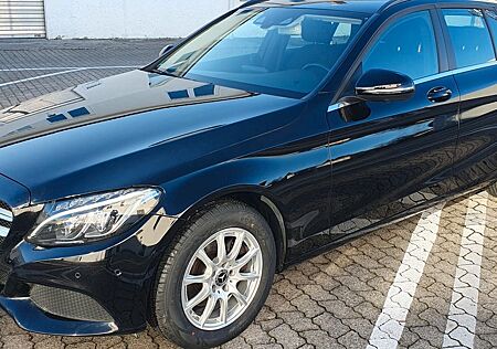 Mercedes-Benz C 200 T Autom. Standheizung,e.AHK,Kamera,