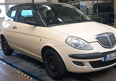 Lancia Ypsilon 1.2 8v -