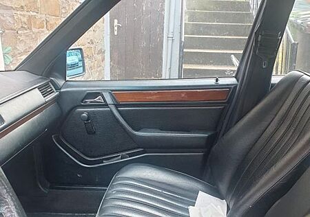Mercedes-Benz 200 200TD