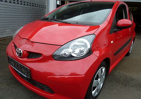 Toyota Aygo (X) Aygo (X) **KLIMA*STANDHEIZUNG*TÜV-NEU**