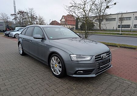 Audi A4 B8, BiXenon, Navi, AHK, Unfallfrei