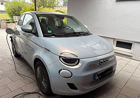 Fiat 500E Icon Limousine 42 kWh Himmelblau
