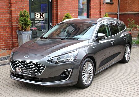 Ford Focus Turnier Vignale Navi&Leder&Ahk&LED