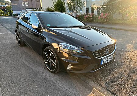 Volvo V40 D3 - R-Design