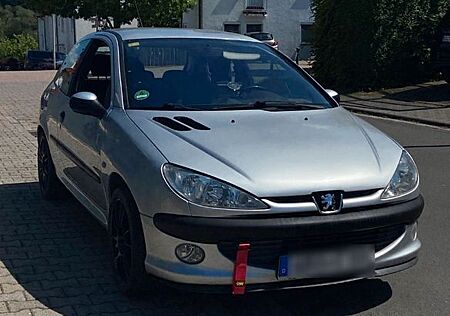Peugeot 206 1.6 XS (109ps)