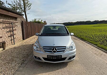 Mercedes-Benz B 170 Sehr gepflegt und gut ausgestattet.