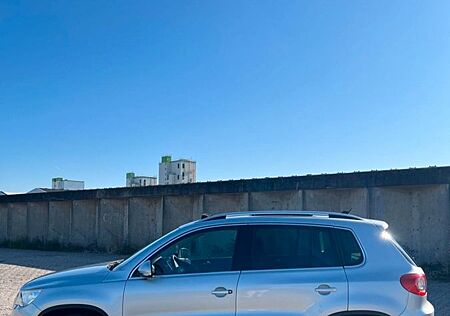 VW Tiguan Volkswagen 2.0 TDI *AUT.*4MOTION*PANO*TÙV NEU*