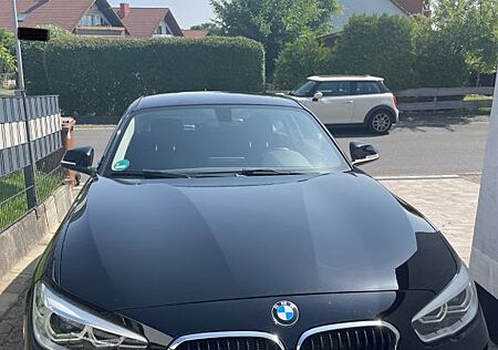 BMW 118i 3-Türer / AHK / LED / Navi / Tempomat