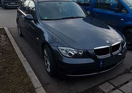 BMW 320i -