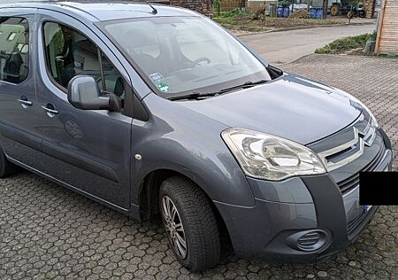 Citroën Berlingo mit Umbau für Rollstuhl mit Rampe