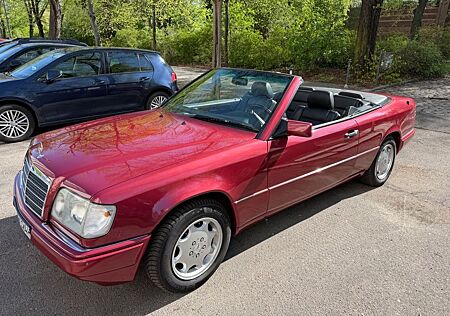 Mercedes-Benz E 200 Cabrio, wenig km, Leder, Original, 2+