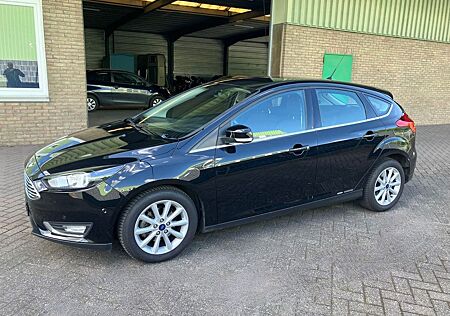 Ford Focus Lim. Titanium sauber 1.Hand