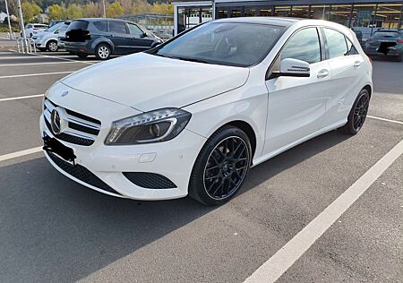 Mercedes-Benz A 200 Mercedes Diesel | 113.700 km | Service neu