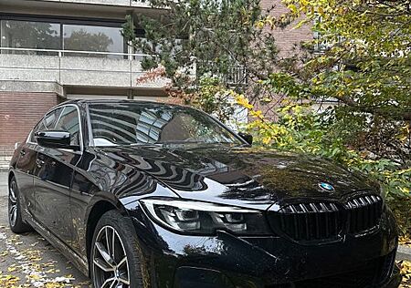 BMW 330i xDrive Advantage Automatic Advantage