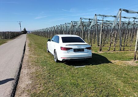 Audi A4 45 TFSI S tronic quattro S line S line